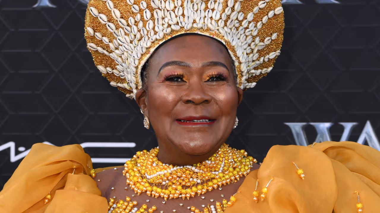 Muere Connie Chiume, actriz de la saga de Marvel 'Black Panther ...