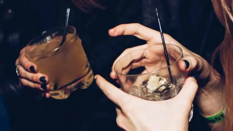 Redada en un bar termina en el arresto de 249 personas por consumo de alcohol entre menores en Tempe: Esto se sabe – Univision