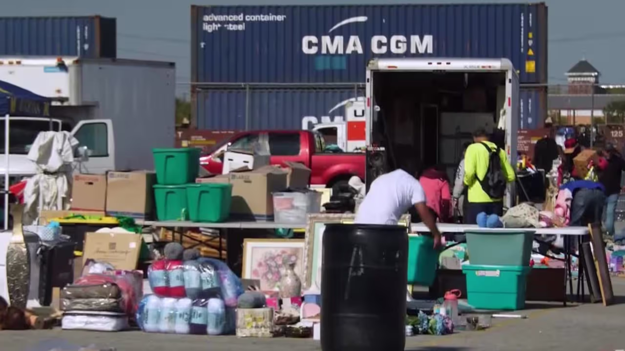 Operativo migratorio en el mercado al aire libre Swap-O-Rama, en el