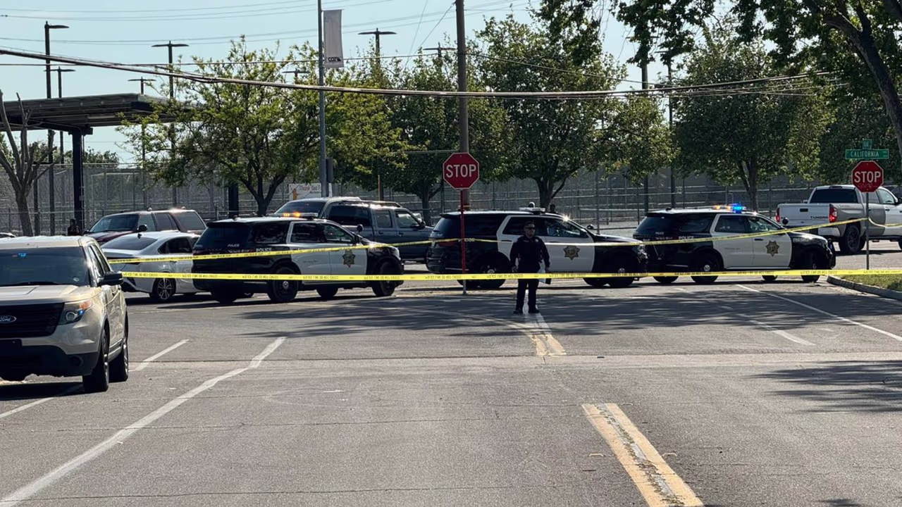 Joven de 18 años es herido luego de un tiroteo en una escuela al centro ...