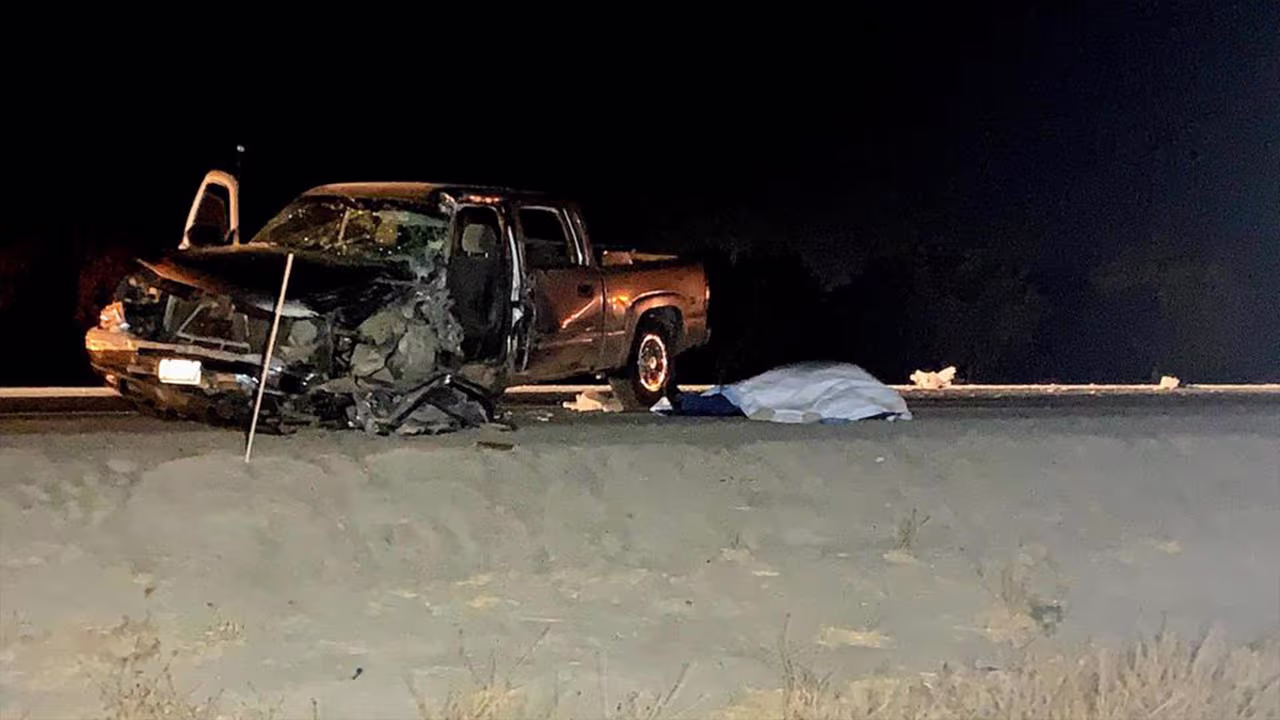 Muere conductor tras chocar de frente con camión de remolque en las ...