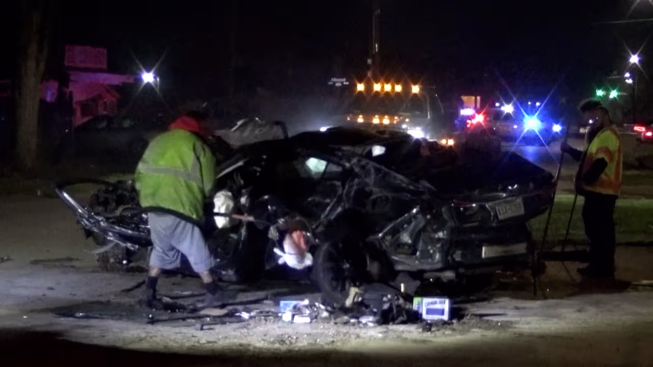 Muere una conductora tras chocar y salir expulsada del auto en la ...