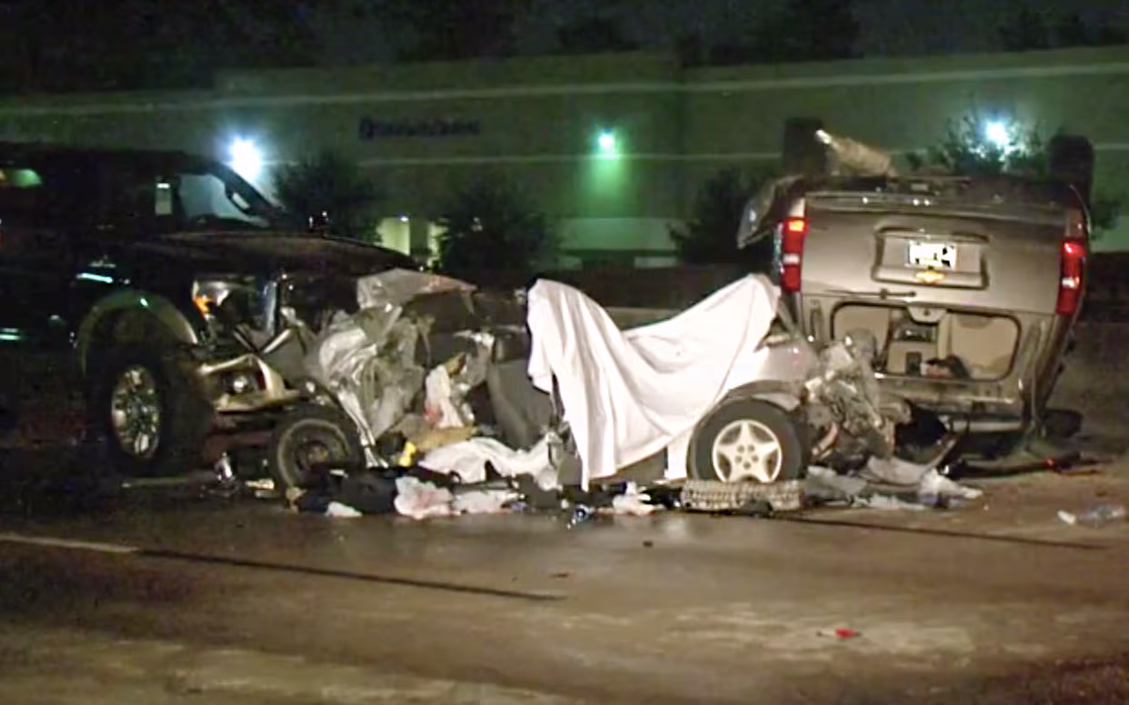 Un padre y sus dos hijos de 4 y 6 años murieron en un accidente vial en ...