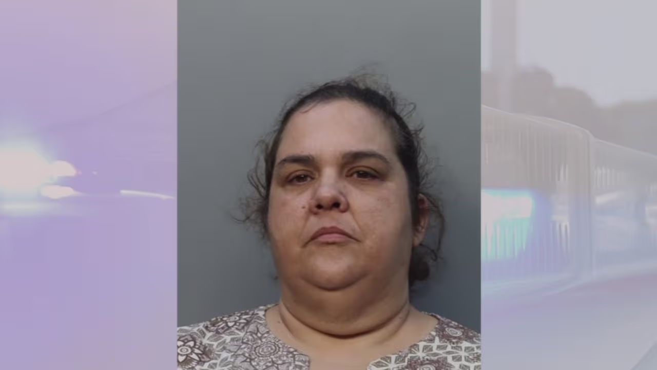 Arrestan a una mujer acusada de robar una farmacia Navarro en Hialeah ...