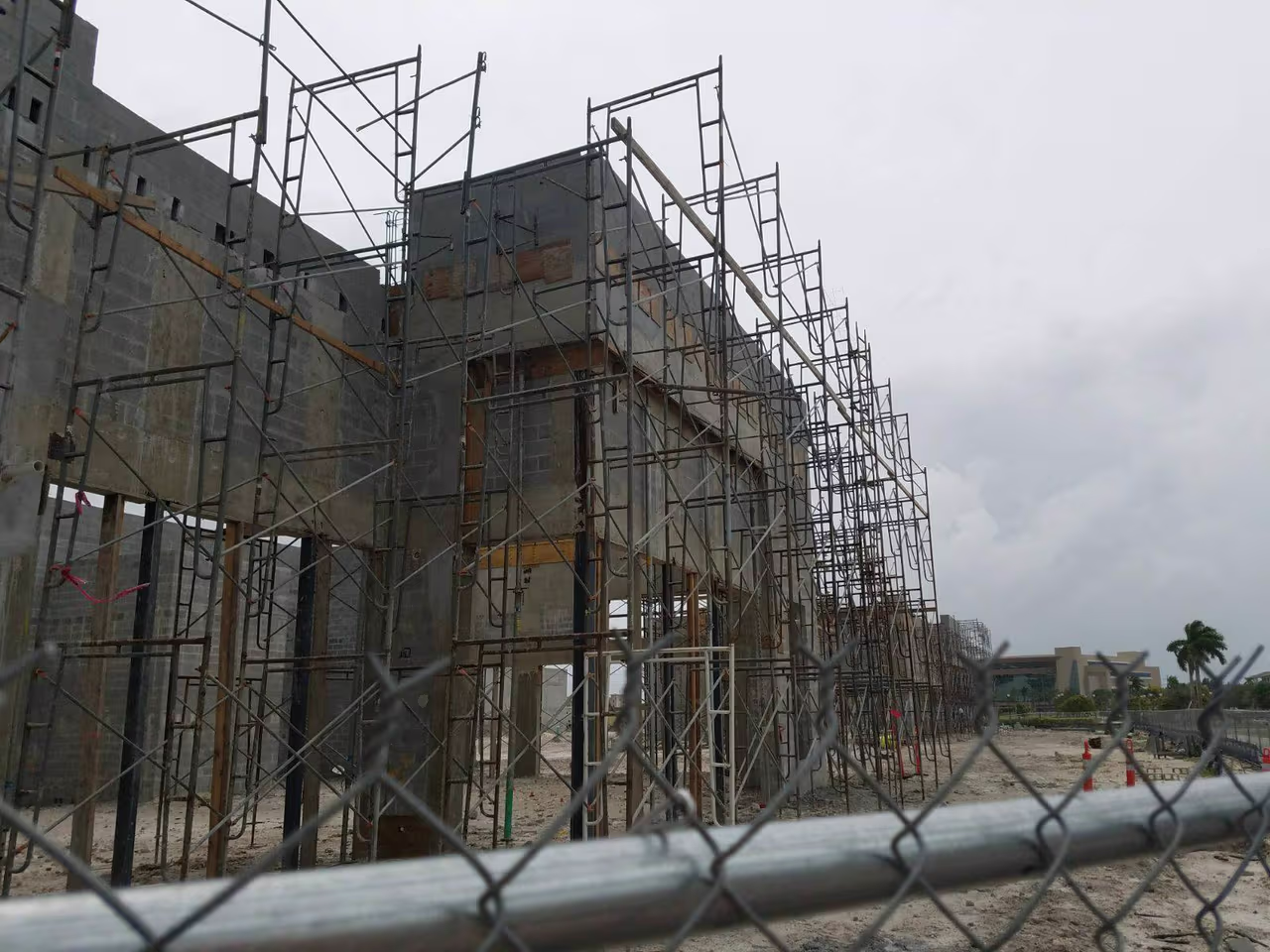 Vecinos de Pembroke Pines piden ayuda a las autoridades para