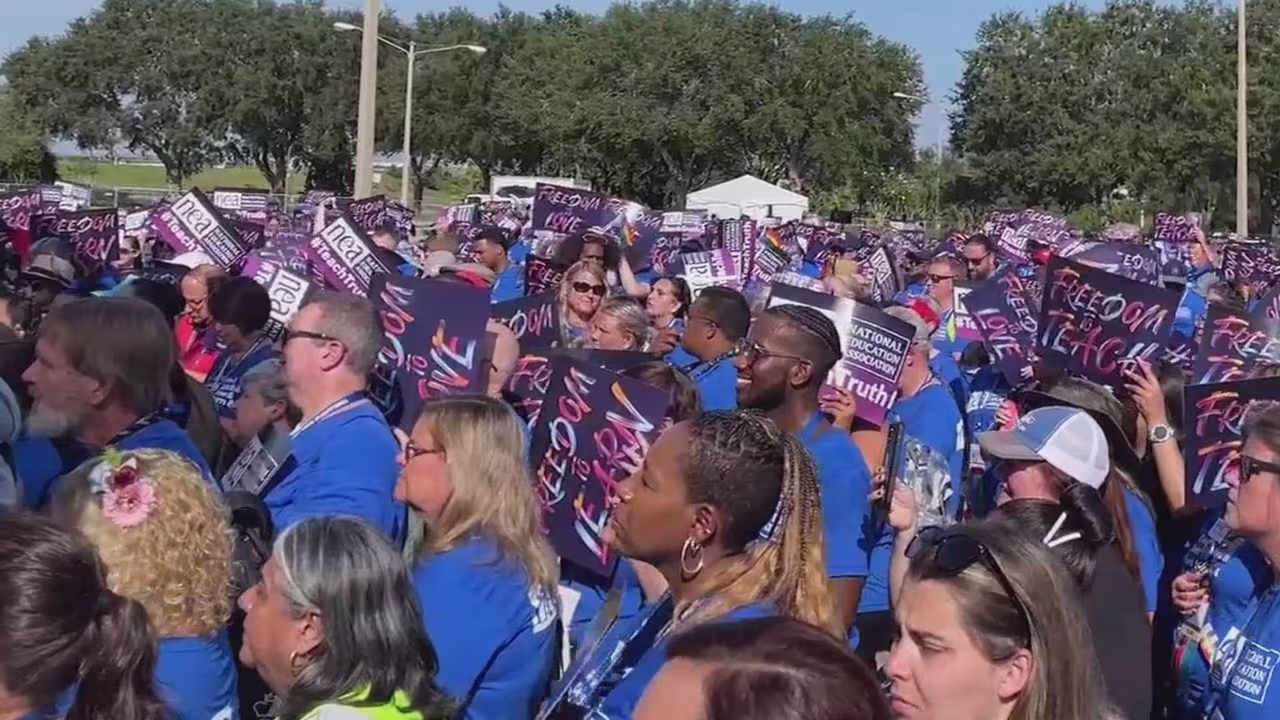 Así se vivieron las protestas de maestros en Orlando contra leyes de ...
