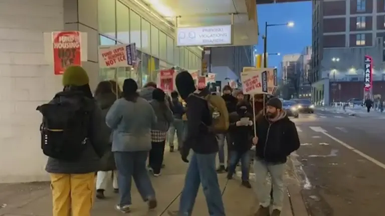Philadelphia: Protests Demand End to ICE Garage Lease - News Directory 3