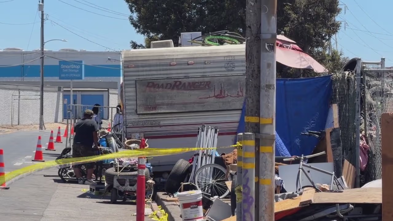 Oakland Mayor Proposes Pilot Program to Pay Homeless People for Cleanup