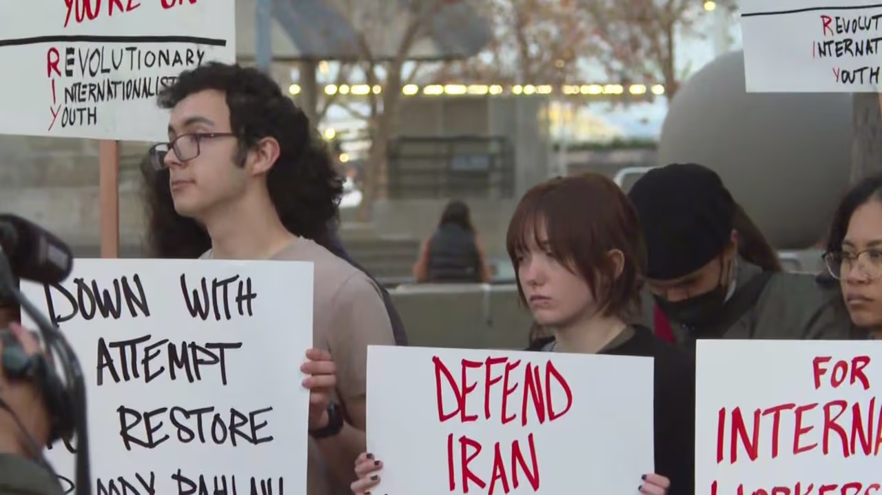 Cientos de personas en San Francisco protestan por guerra entre EEUU e ...