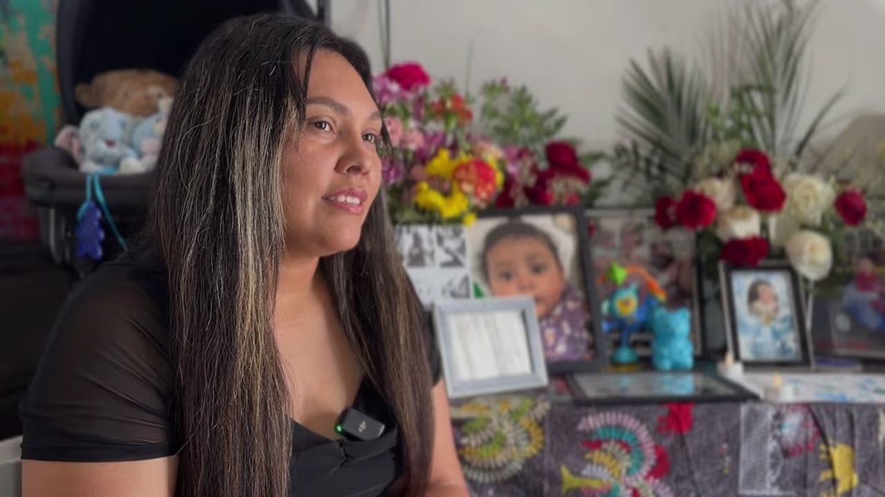 Padres hispanos hablan tras la muerte de su bebé de nueve meses a causa ...