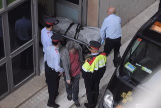 Alumno mata a un profesor con una ballesta y hiere a 4 en una escuela ...