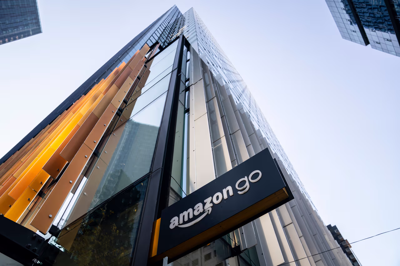Amazon anuncia que sus despidos masivos afectarán a más de 18,000 ...