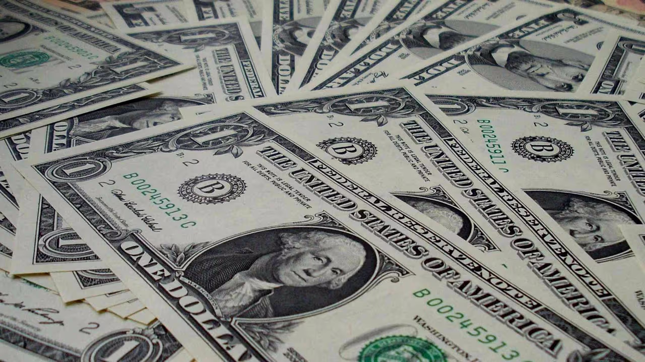 ¿Donald Trump incluirá su firma en los billetes de dólar por los 250 ...