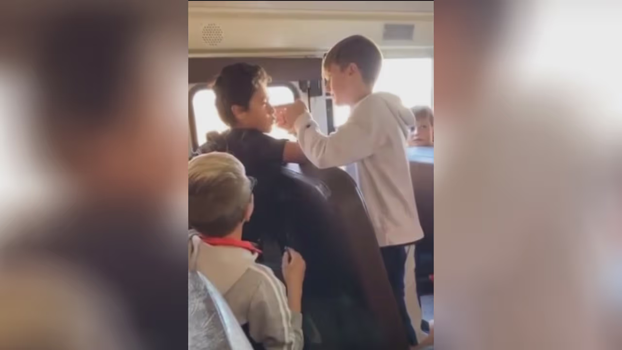 Madre publica el video de un niño haciéndole bullying a su hijo de 12 ...