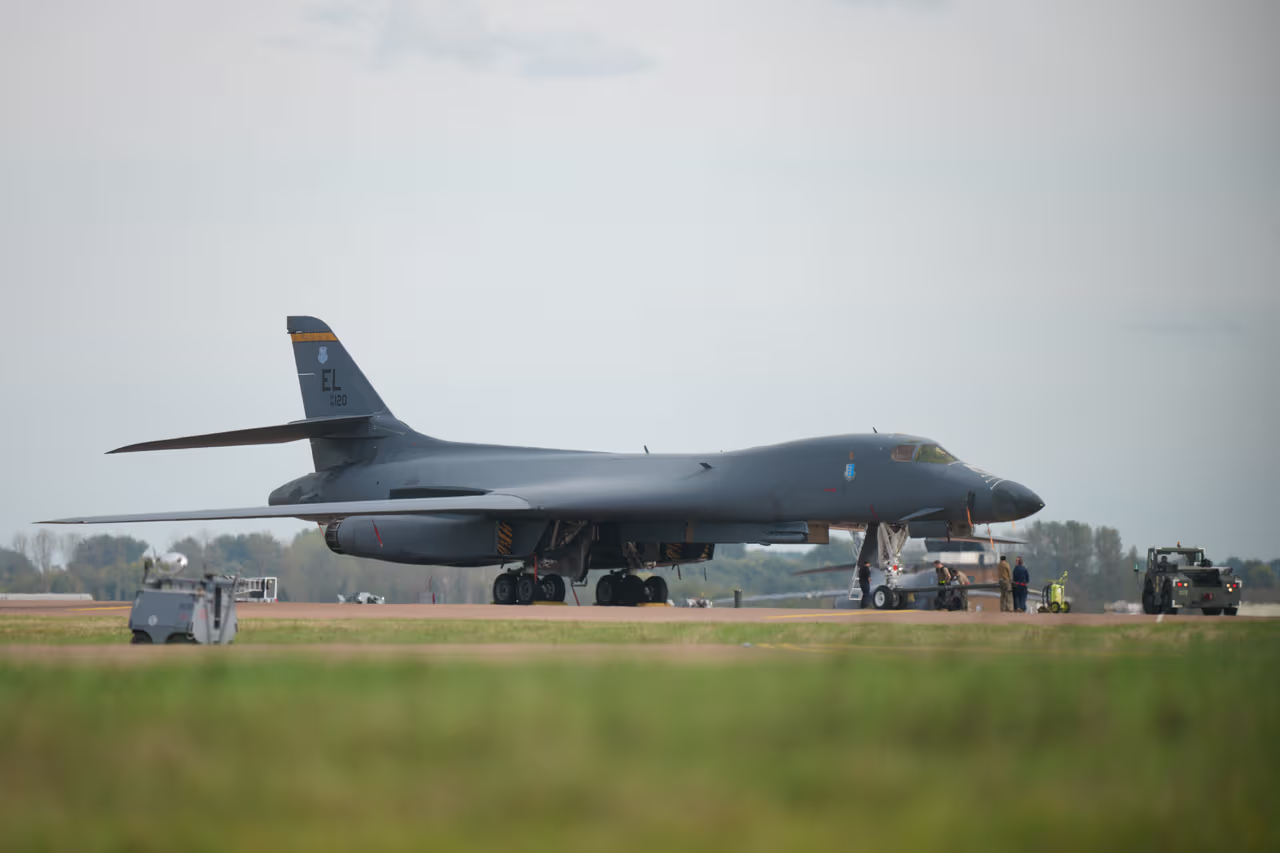 EEUU retira todos sus bombarderos de base en Reino Unido bajo sospecha de ataque
