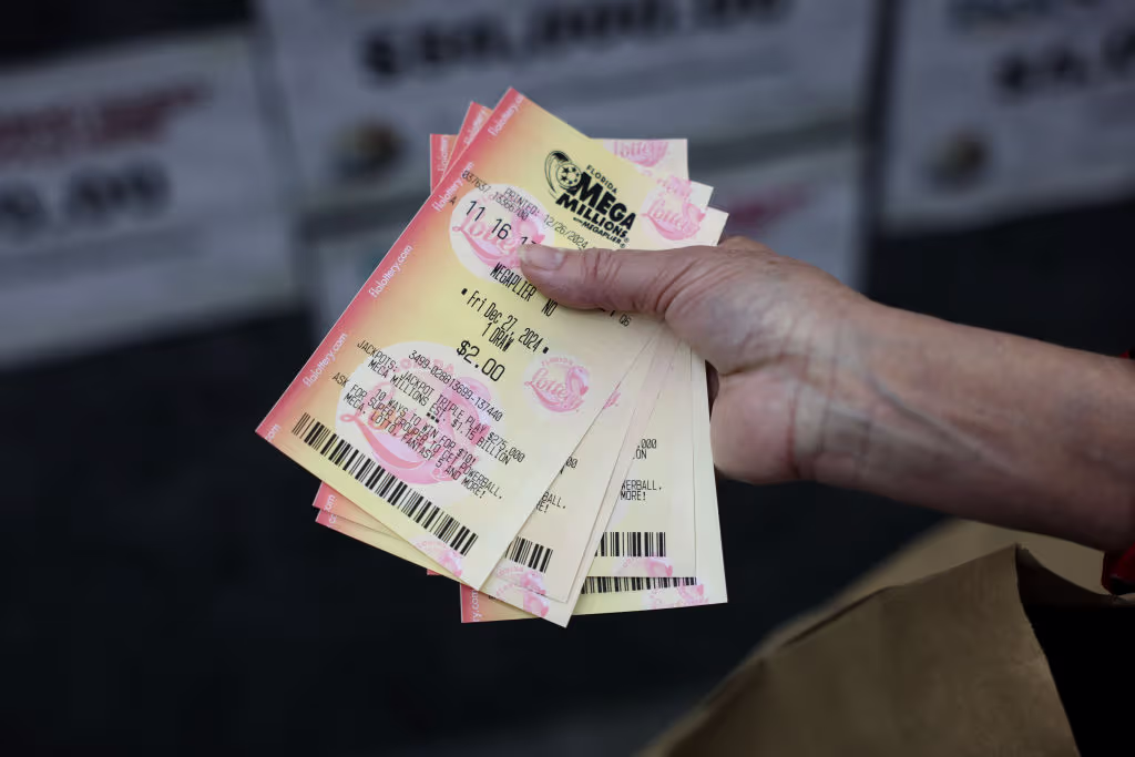 Numéros gagnants du Mega Millions du tirage du 11 novembre avec une bourse accumulée de 900 millions de dollars | Univision Actualités États-Unis