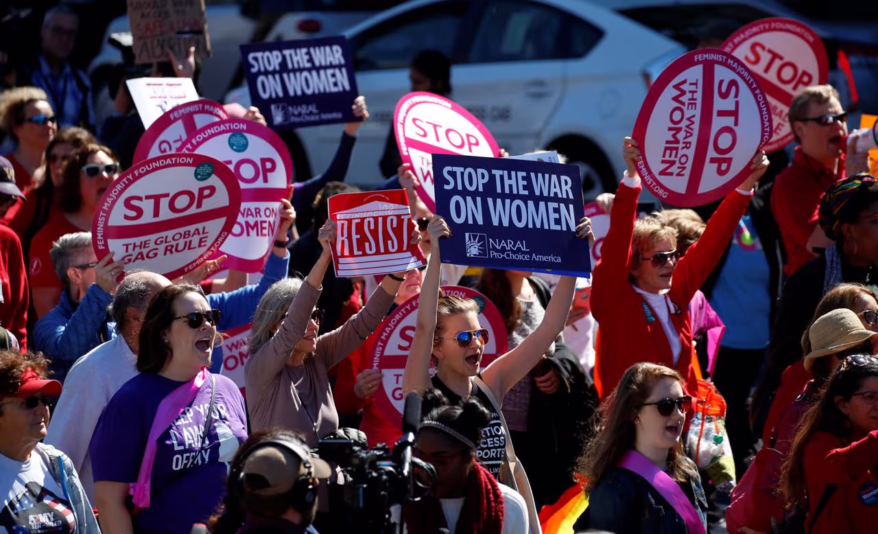 ¿Por qué protestan las mujeres en EEUU este 8M? | N+ Univision Estados ...