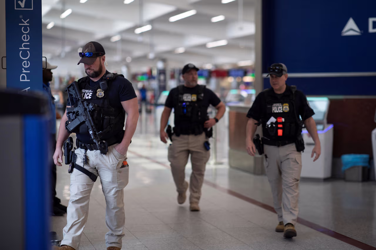 Se prolonga el cierre del DHS; la Cámara de Representantes rechaza el ...