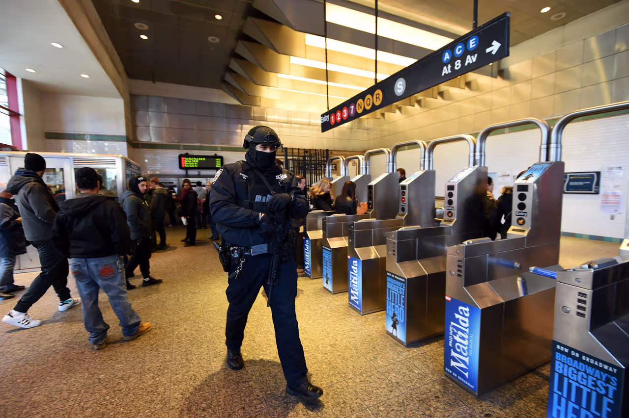 Un hombre muere en el metro de Manhattan tras recibir un disparo en el pecho