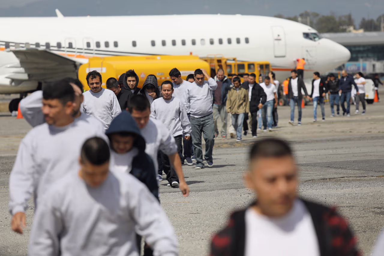 A court allows the Trump administration to resume accelerated deportations throughout the country