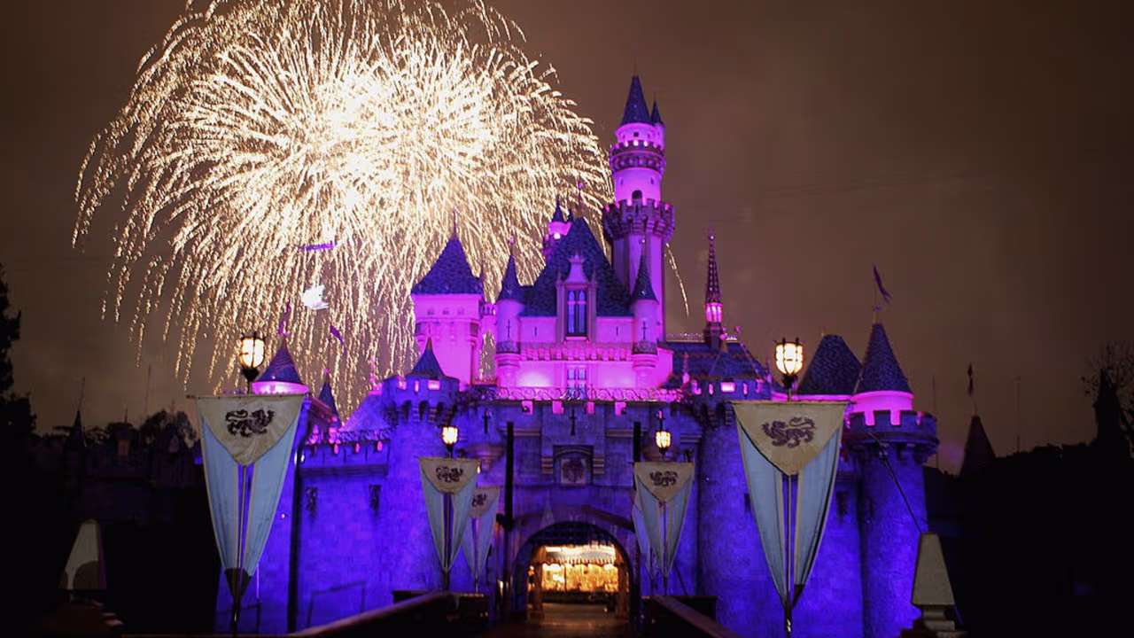 La influencer Yoatzi Castro denuncia que fue "manoseada" durante un en vivo en Disneyland