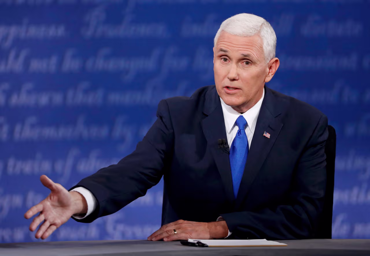 Image accompanying Hillary Clinton espió la campaña de Trump y Pence 2016