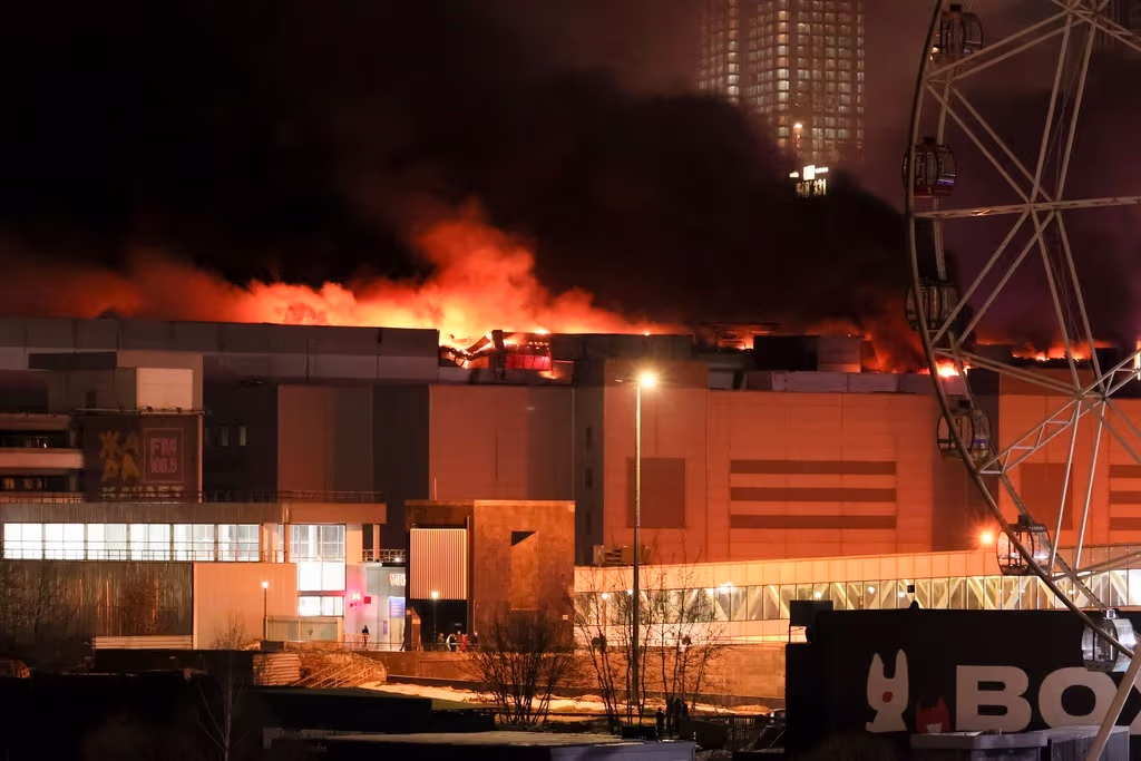 Atentado en Rusia: hombres armados irrumpen en una sala de conciertos ...