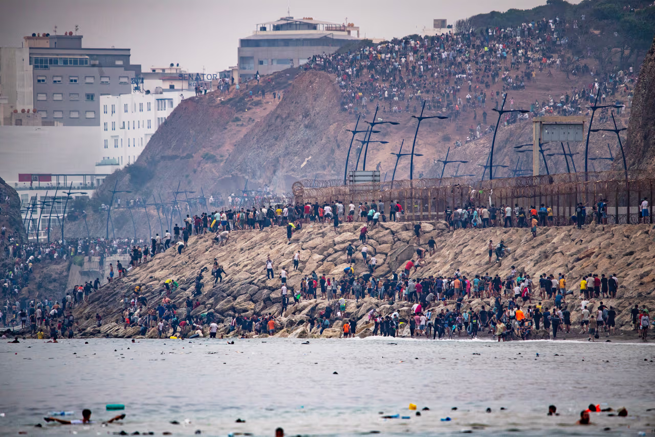 Crisis migratoria en España desde Marruecos: 34 muertos y 60,000 cruces en Ceuta ponen bajo presión Schengen