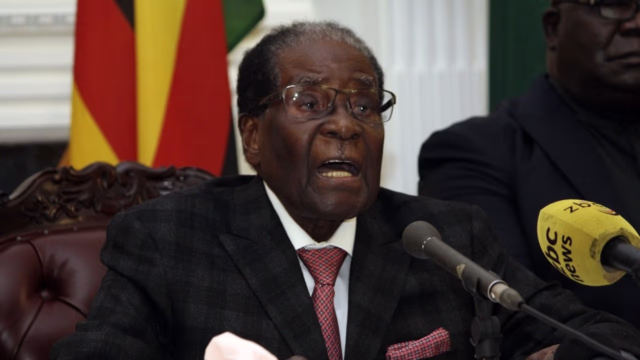 Mugabe dimite como presidente de Zimbabue tras casi cuatro décadas en ...