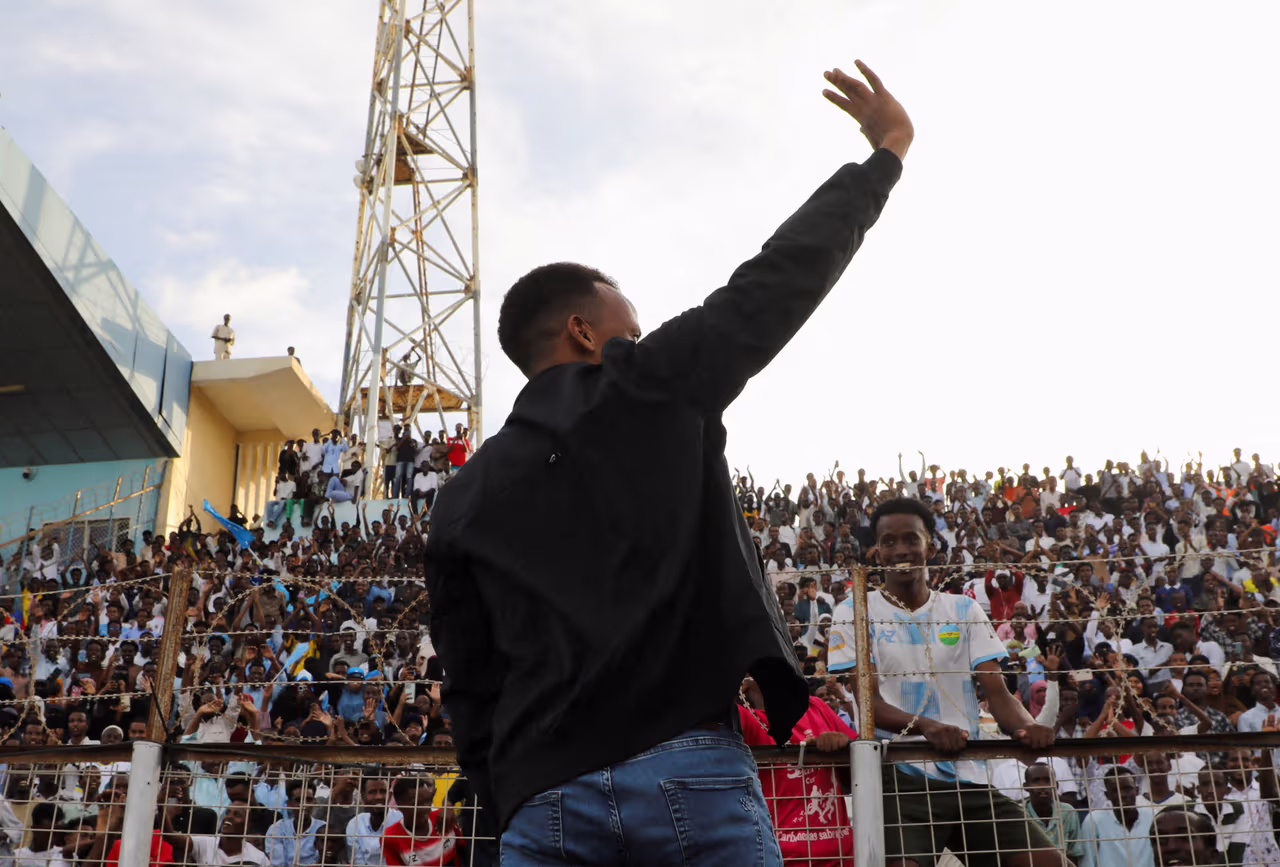 Regresa como un héroe a Somalia el árbitro del Mundial al que EEUU le negó la entrada