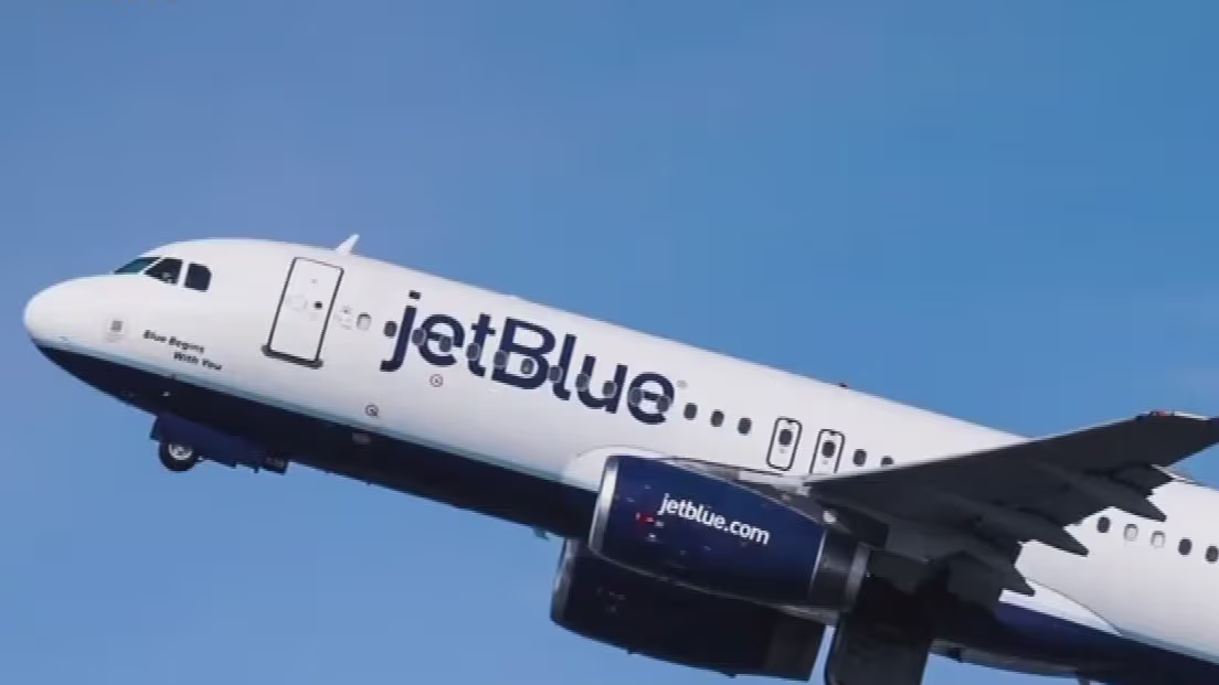 Lo que se sabe del vuelo de JetBlue que casi choca con un avión militar ...
