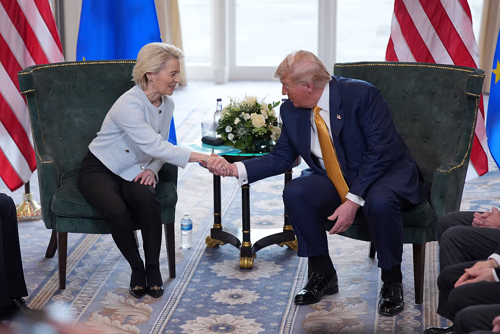 Trump anuncia un acuerdo con la Unión Europea que fija un arancel de 15 ...