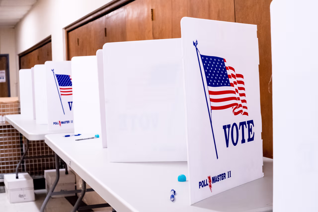 Image accompanying Un trabajador electoral desechó boletas de votación a favor de Trump para favorecer a Biden