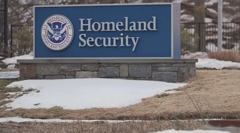 DHS busca acceder a base de datos de empleo y manutención infantil de millones de personas – Univision