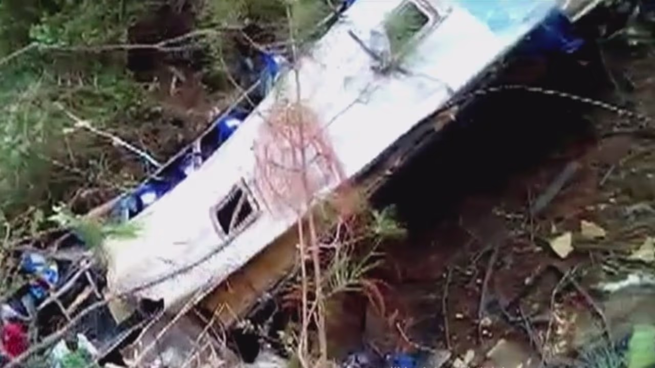 Al menos 17 muertos, 31 heridos y 3 desaparecidos deja la caída de un ...
