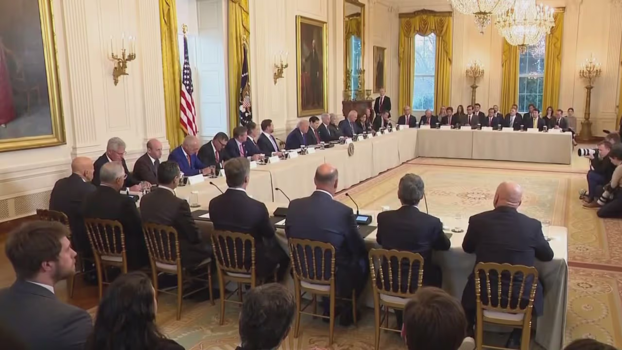 Trump se reúne con ejecutivos petroleros de Estados Unidos en busca de ...