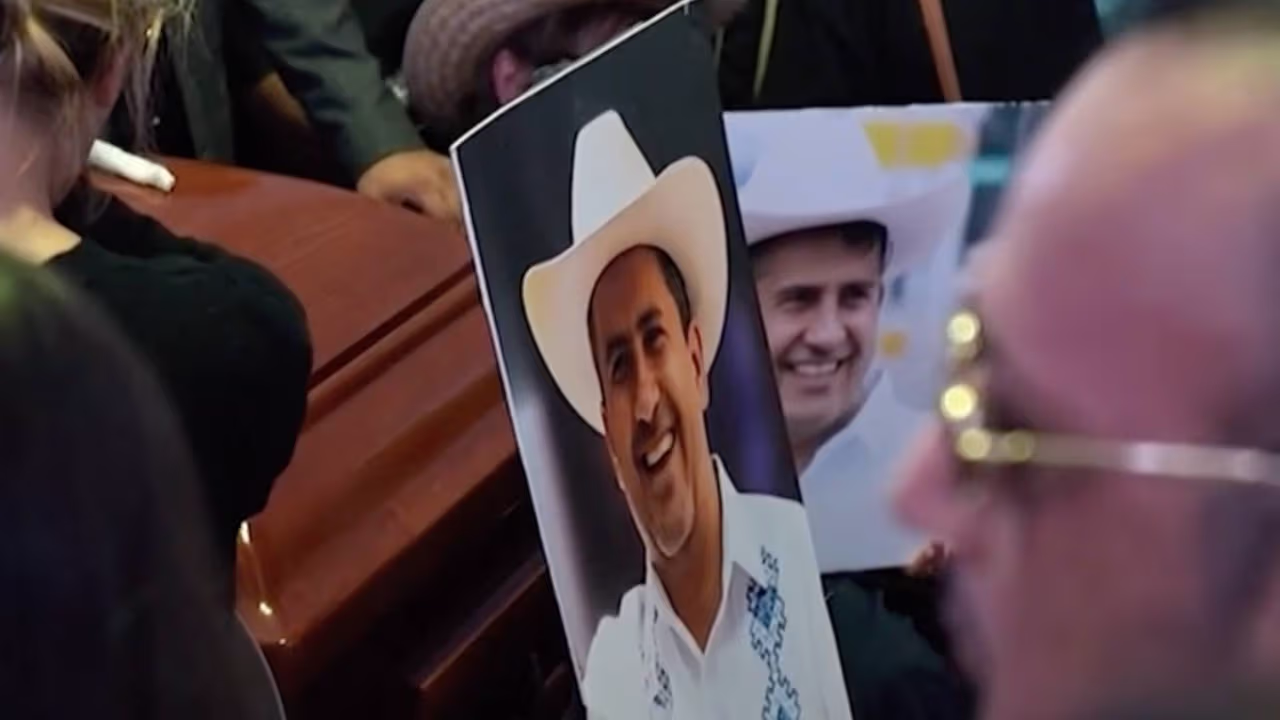 Nuevos detalles del asesinato del alcalde Carlos Manzo en México ...