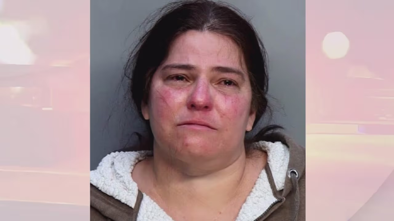 Acusan a esta mujer de encerrar a su hijo en una jaula para perros ...