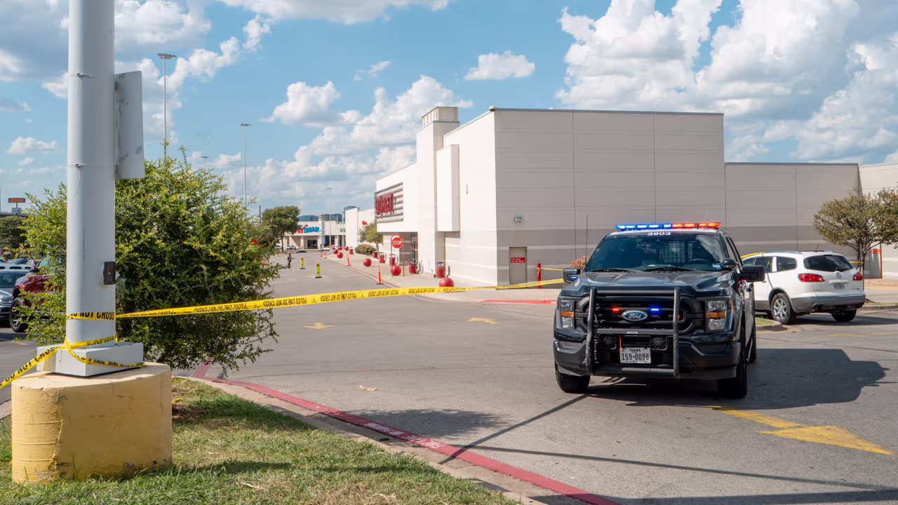 Identifican a las víctimas mortales del tiroteo en el estacionamiento ...