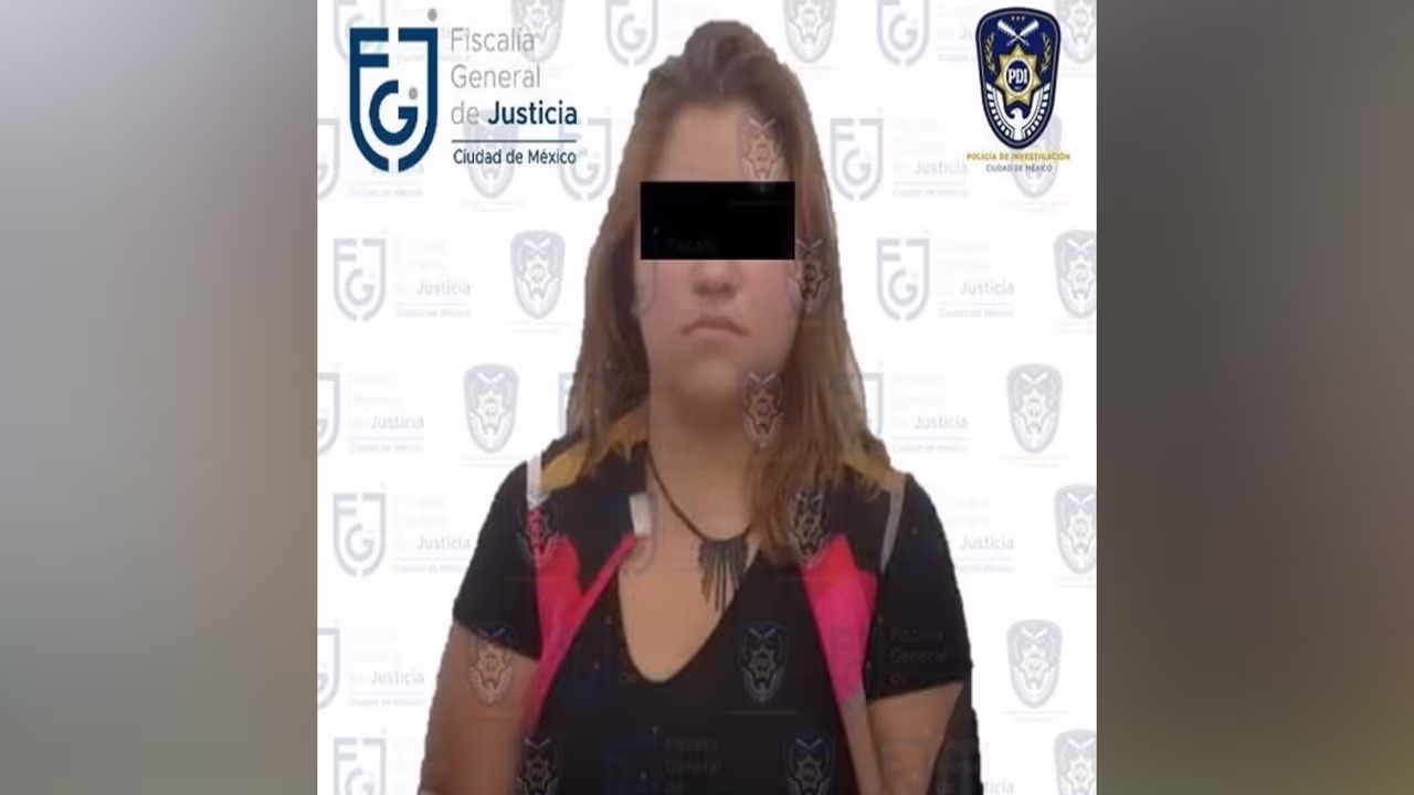 Joven acusada de asesinar a su madre para quedarse con su casa y luego ...