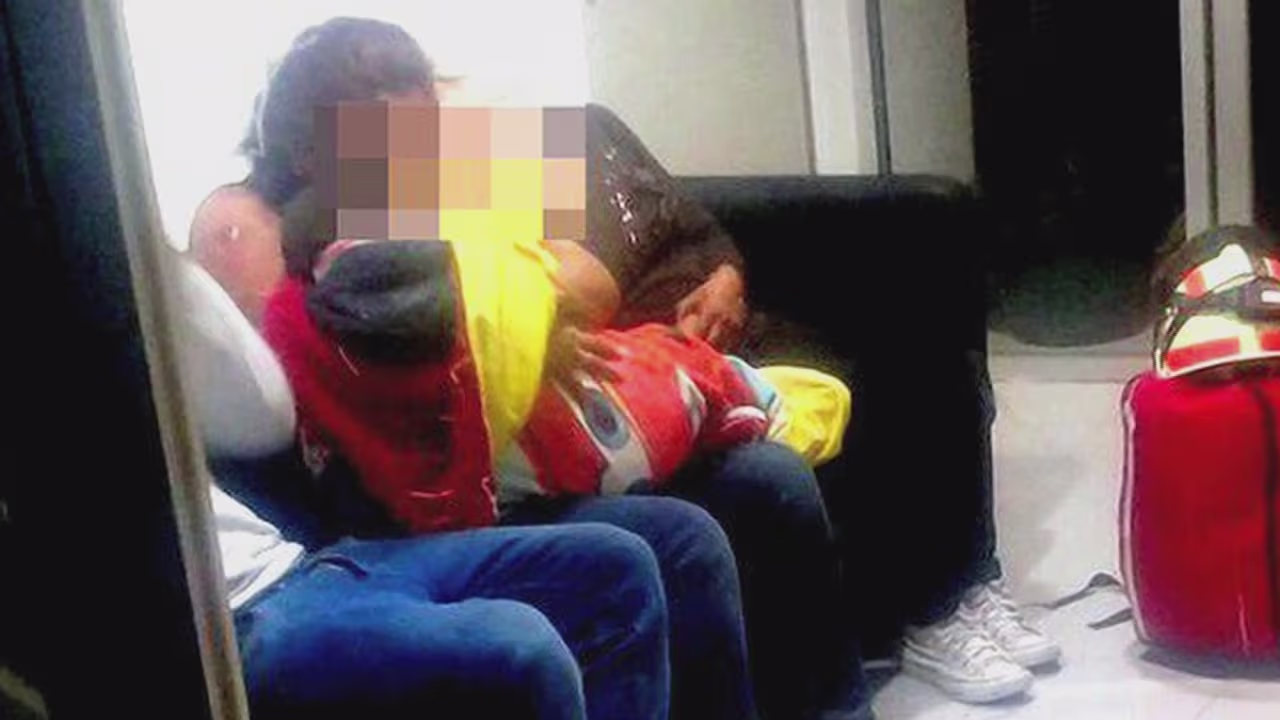 Padre presencia cómo ladrones violan a su esposa y a su hija de 14 años ...
