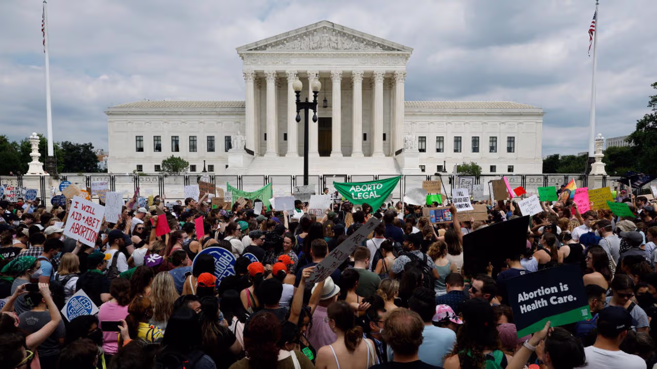 ¿Qué significa el fallo de la Corte Suprema sobre el aborto en Estados ...