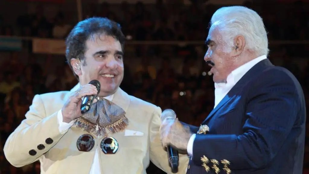 Dos dedos amputados y cuatro meses de angustia: así fue el secuestro de Vicente  Fernández Jr. | Univision Famosos | Univision