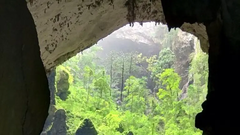 Descubre Son Doòng, la cueva más grande del mundo | Explora | Univision
