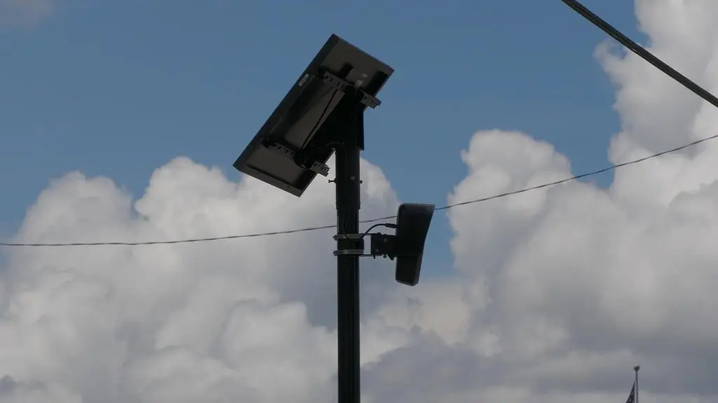 Cámaras Flock dividen opiniones en Florida por seguridad y privacidad de conductores