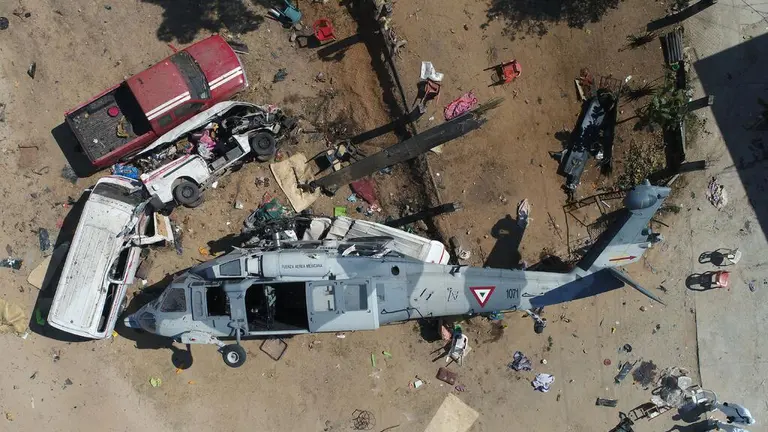Qué se sabe del helicóptero de rescate que mató a 13 personas tras el  último sismo en México? | N+ Univision América Latina | Univision