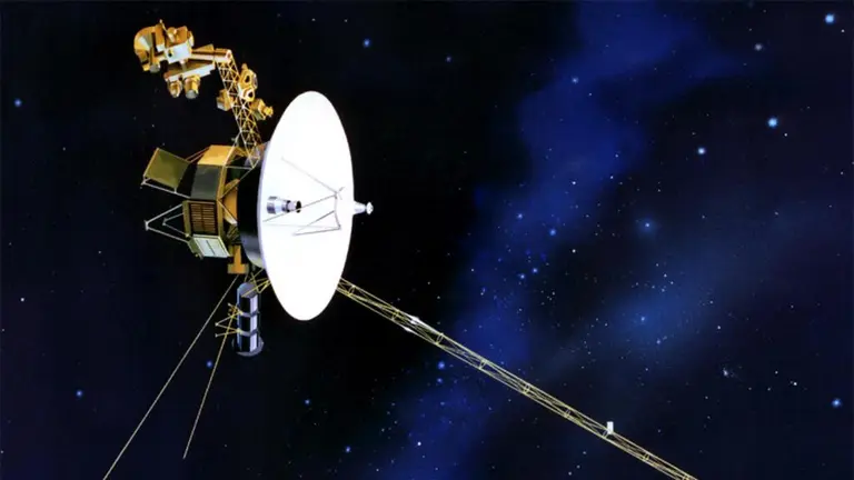 La sonda Voyager 1 de la NASA restablece comunicación a 15,000 millones de  millas de distancia de la Tierra tras falla en transmisor | Noticias  Univision Ciencia | Univision