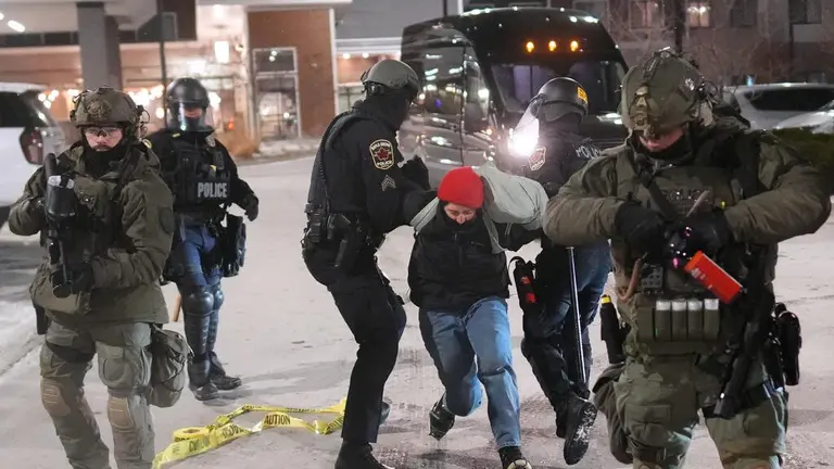 Agentes del ICE realizarán tareas de control en el Super Bowl LX, según  reportes; "los encontraremos y los deportaremos" | N+ Univision Estados  Unidos | Univision
