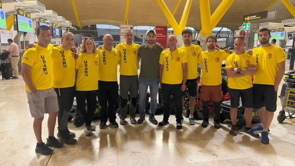 Rescatistas quedan varados en Madrid por falta de aval para ingresar a Venezuela
