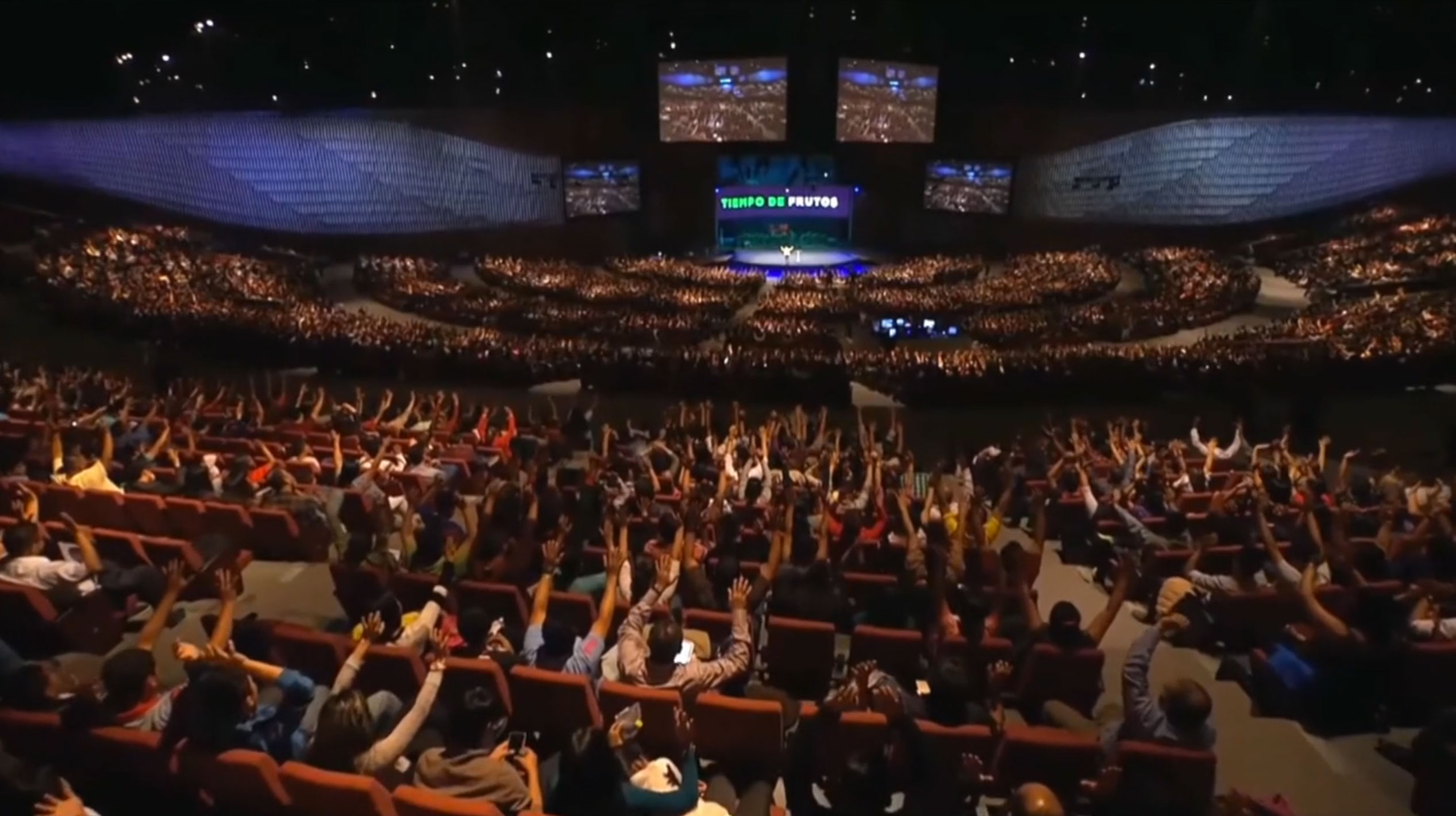 Los magnates de Dios - Univision, image size:2534x1420